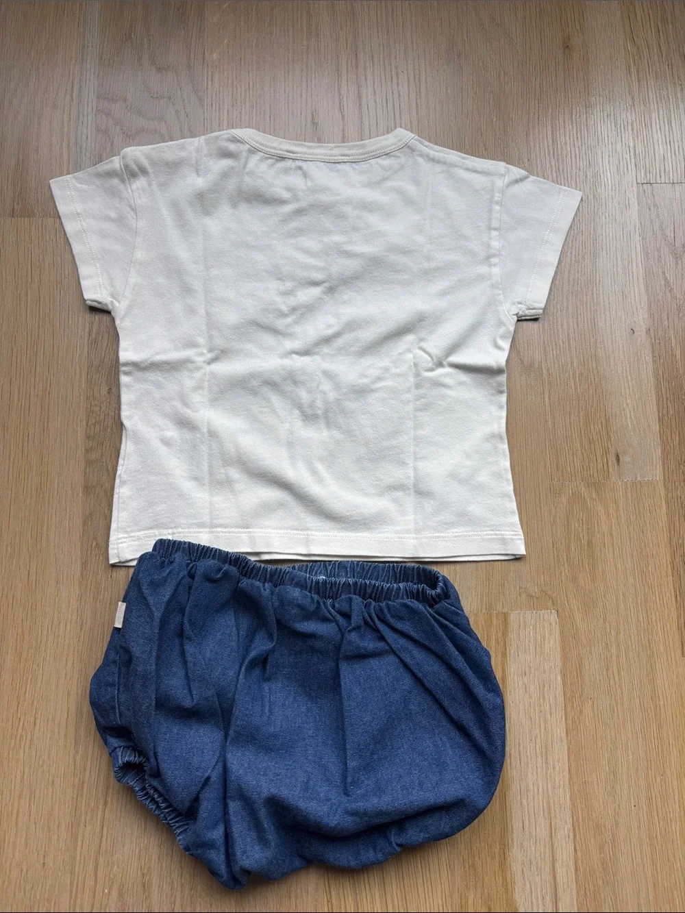 Emile et Ida Cream Tee with Blue Graphic and Navy Blue Bloomers